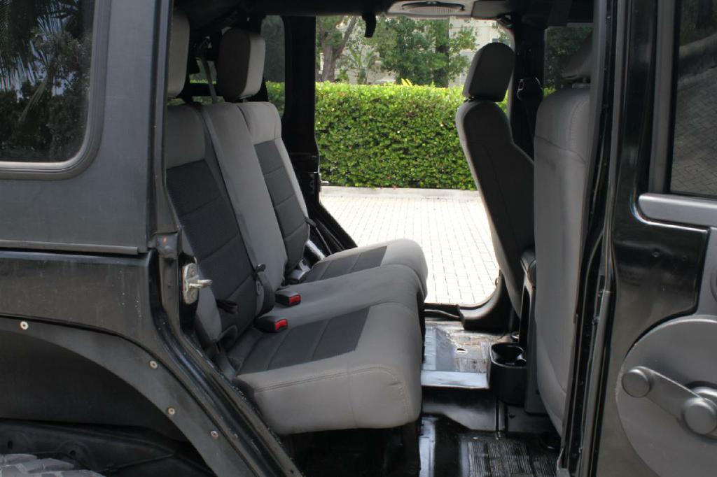 Photo 11 of this JEEP WRANGLER