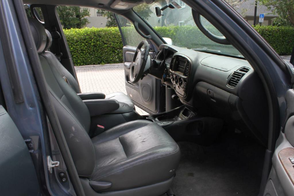 Photo 14 of this TOYOTA TUNDRA