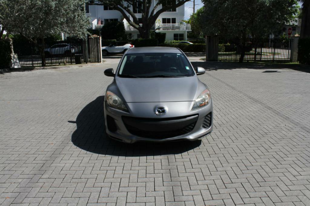 Photo 3 of this MAZDA MAZDA3
