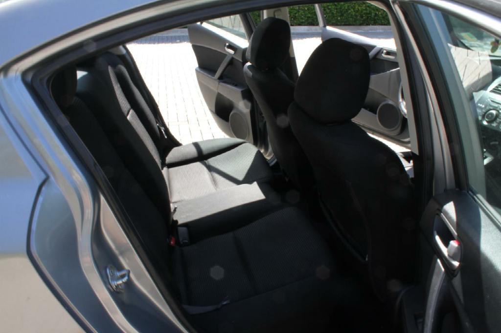 Photo 12 of this MAZDA MAZDA3