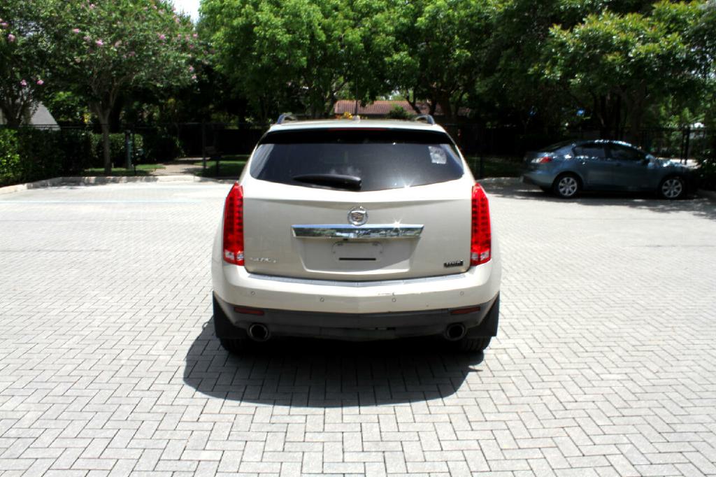 Photo 7 of this CADILLAC SRX