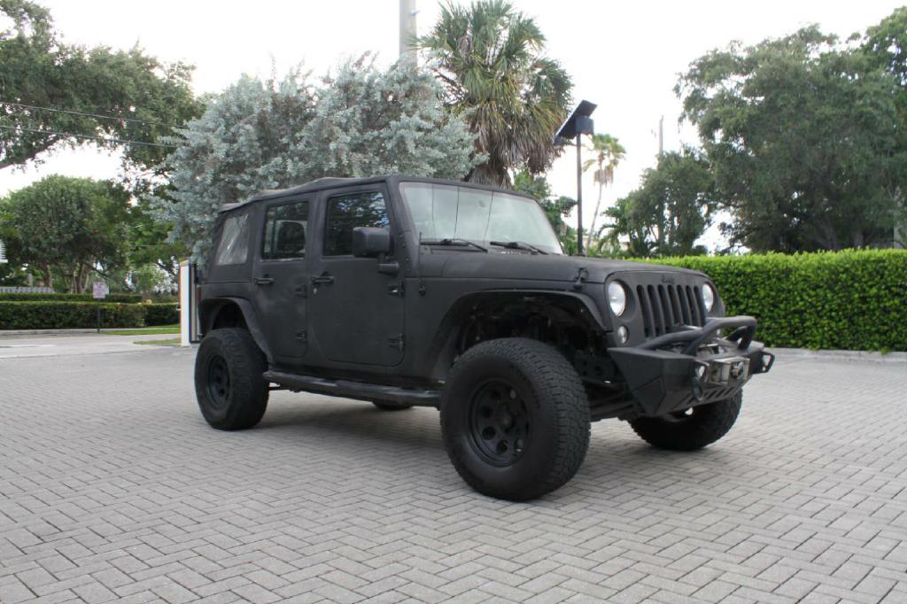 Photo 5 of this JEEP WRANGLER