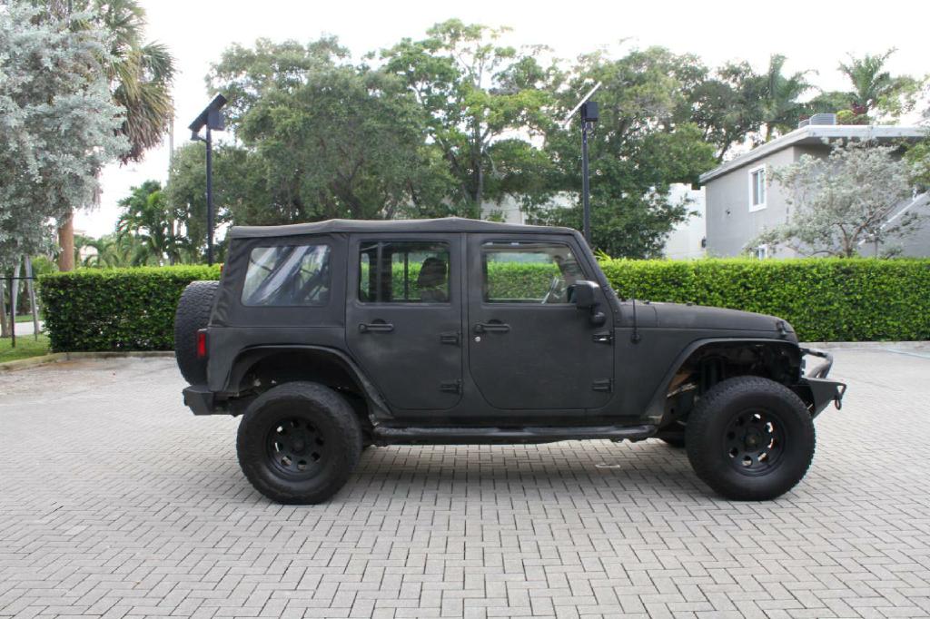 Photo 6 of this JEEP WRANGLER