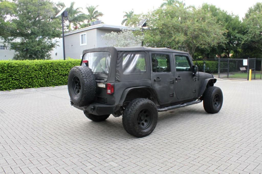 Photo 7 of this JEEP WRANGLER