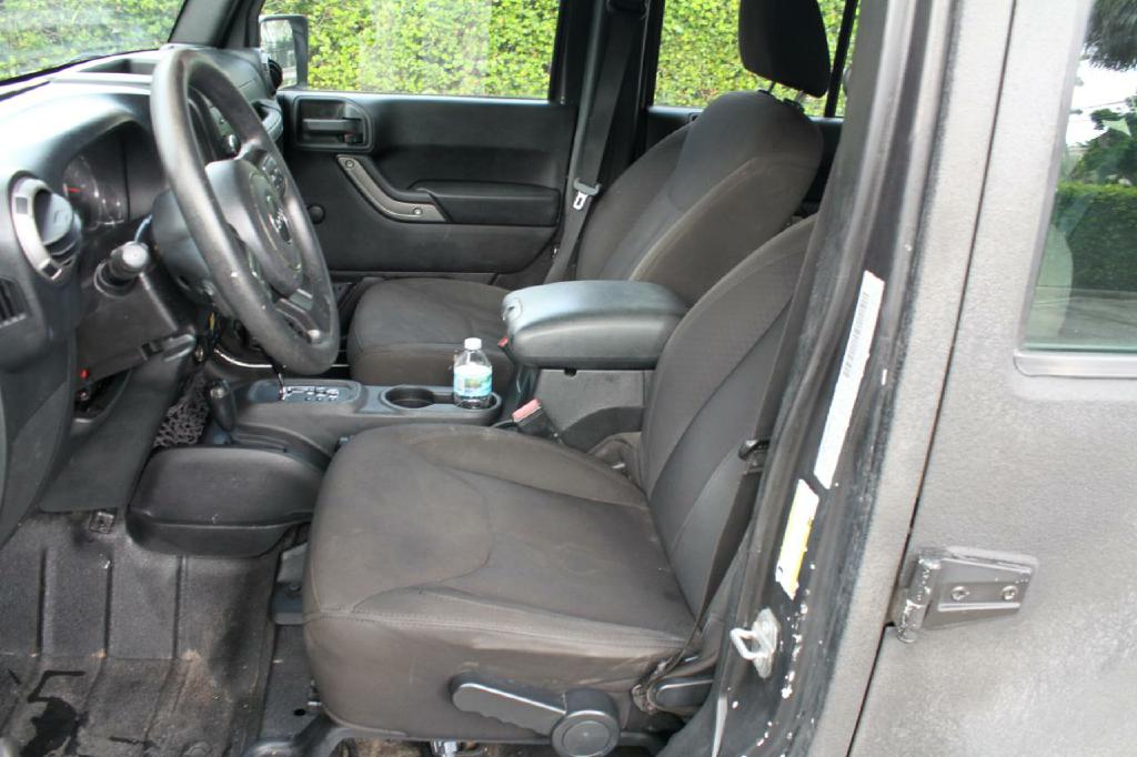 Photo 11 of this JEEP WRANGLER