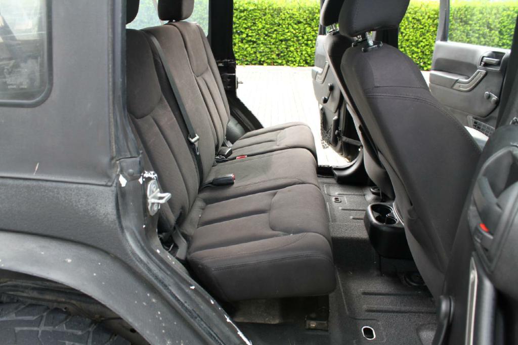 Photo 16 of this JEEP WRANGLER