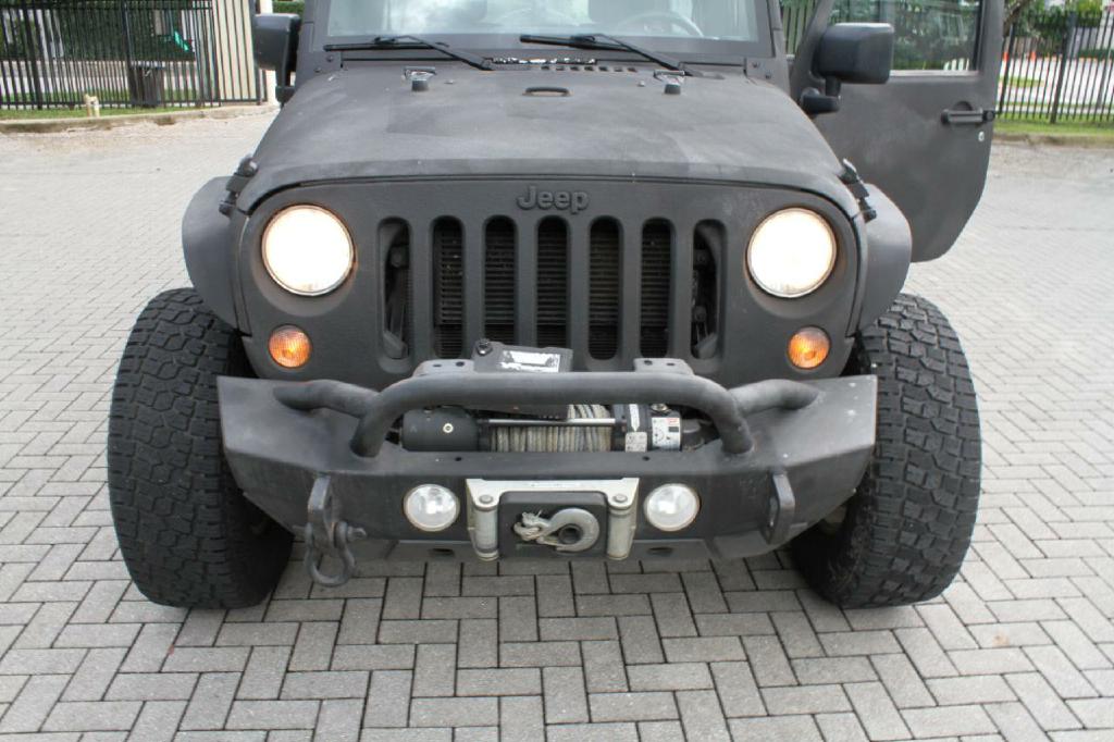 Photo 22 of this JEEP WRANGLER