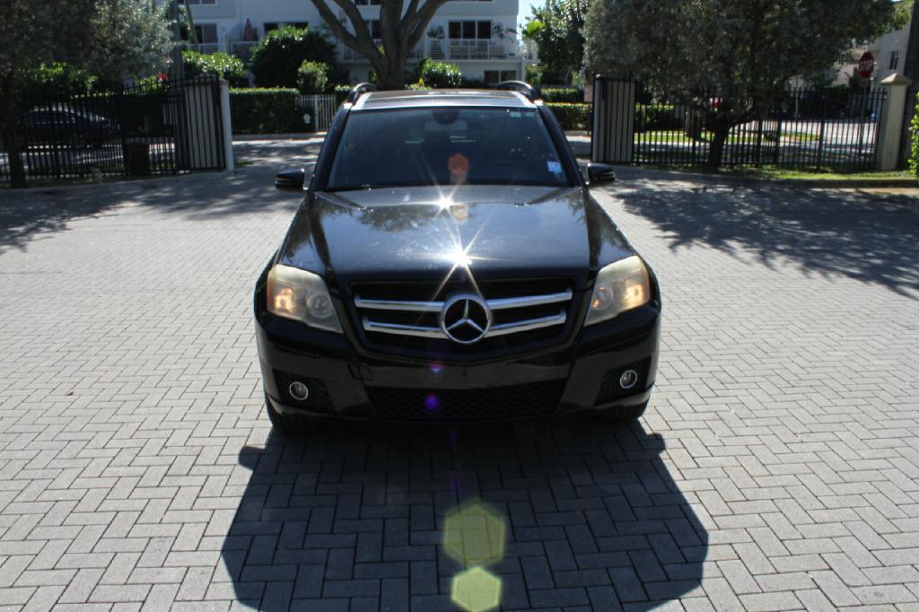 Photo 3 of this MERCEDES-BENZ GLK-CLASS