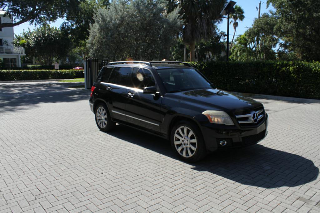 Photo 4 of this MERCEDES-BENZ GLK-CLASS