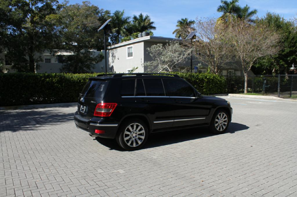 Photo 6 of this MERCEDES-BENZ GLK-CLASS