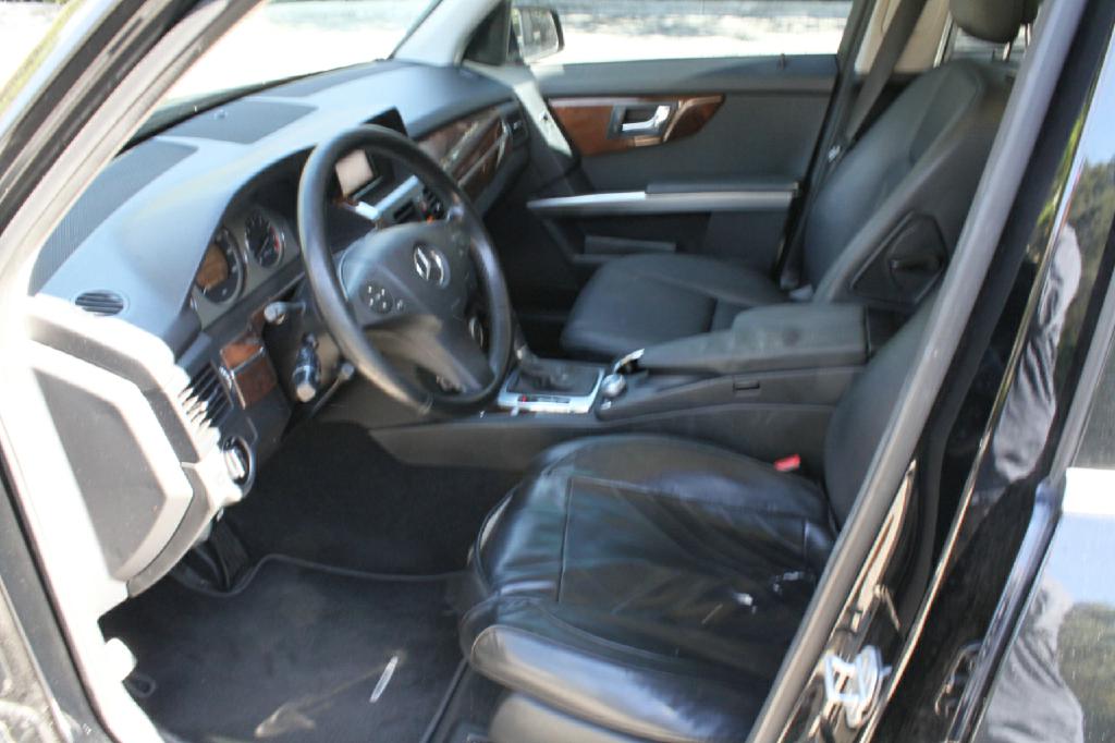 Photo 9 of this MERCEDES-BENZ GLK-CLASS