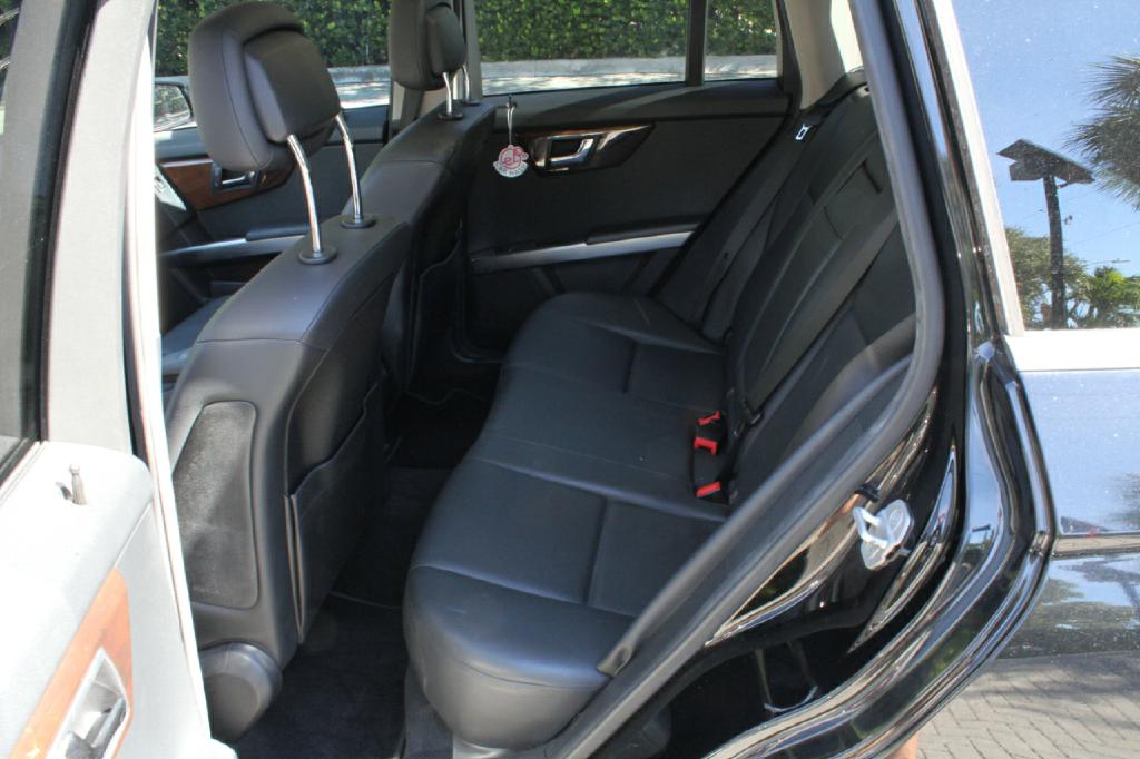 Photo 10 of this MERCEDES-BENZ GLK-CLASS