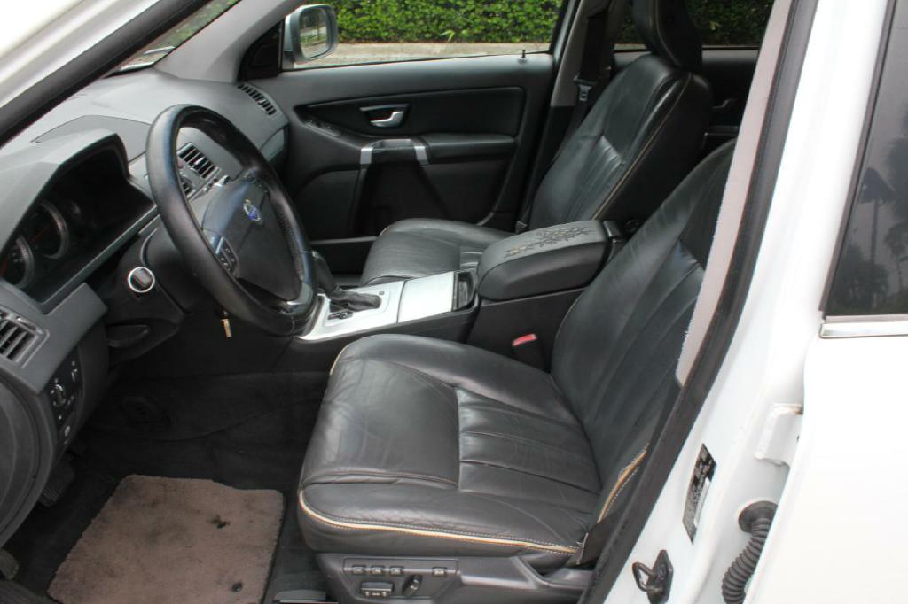 Photo 8 of this VOLVO XC90