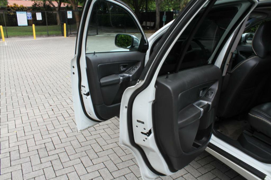 Photo 10 of this VOLVO XC90