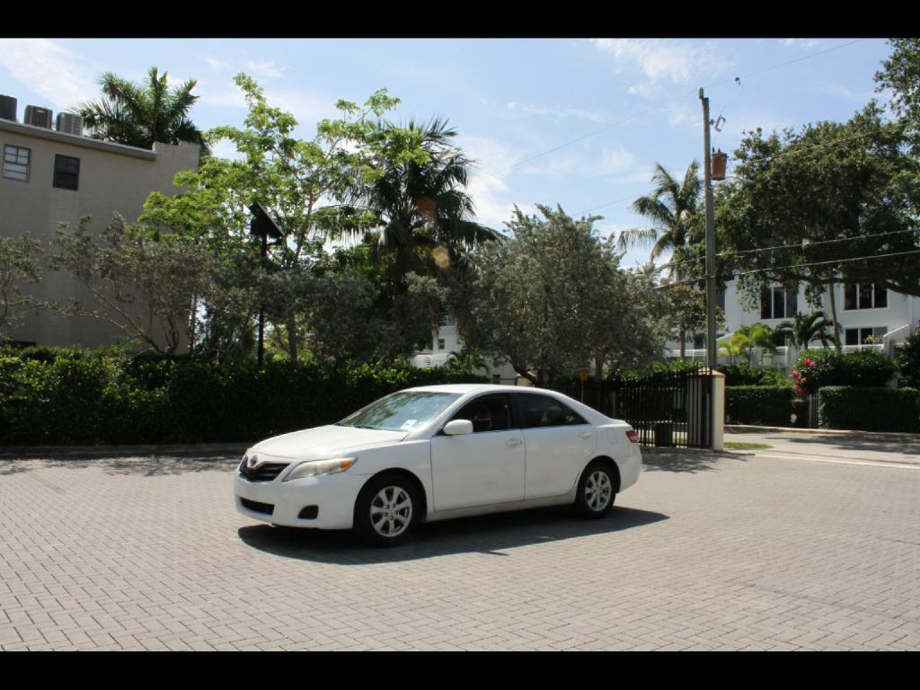 2011 TOYOTA CAMRY