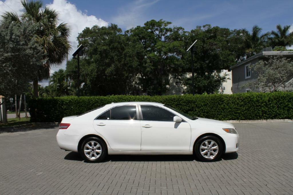 Photo 4 of this TOYOTA CAMRY