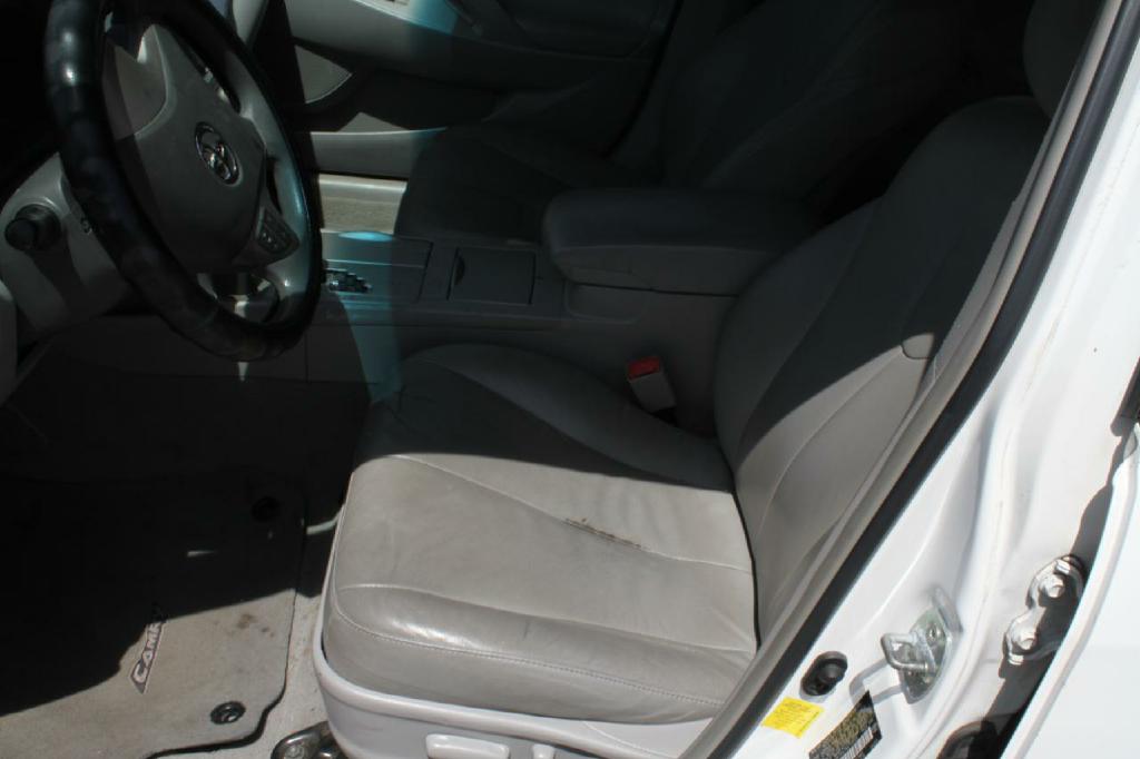 Photo 6 of this TOYOTA CAMRY