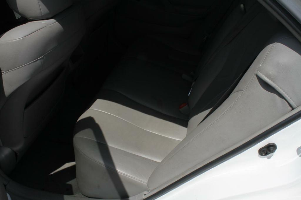 Photo 7 of this TOYOTA CAMRY
