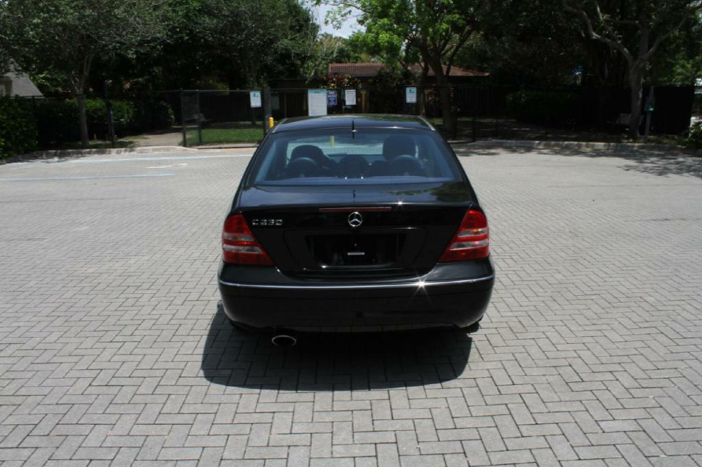 Photo 7 of this MERCEDES-BENZ C-CLASS