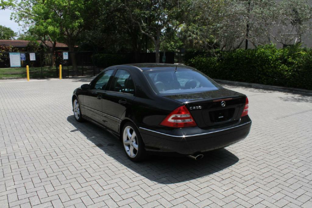 Photo 8 of this MERCEDES-BENZ C-CLASS