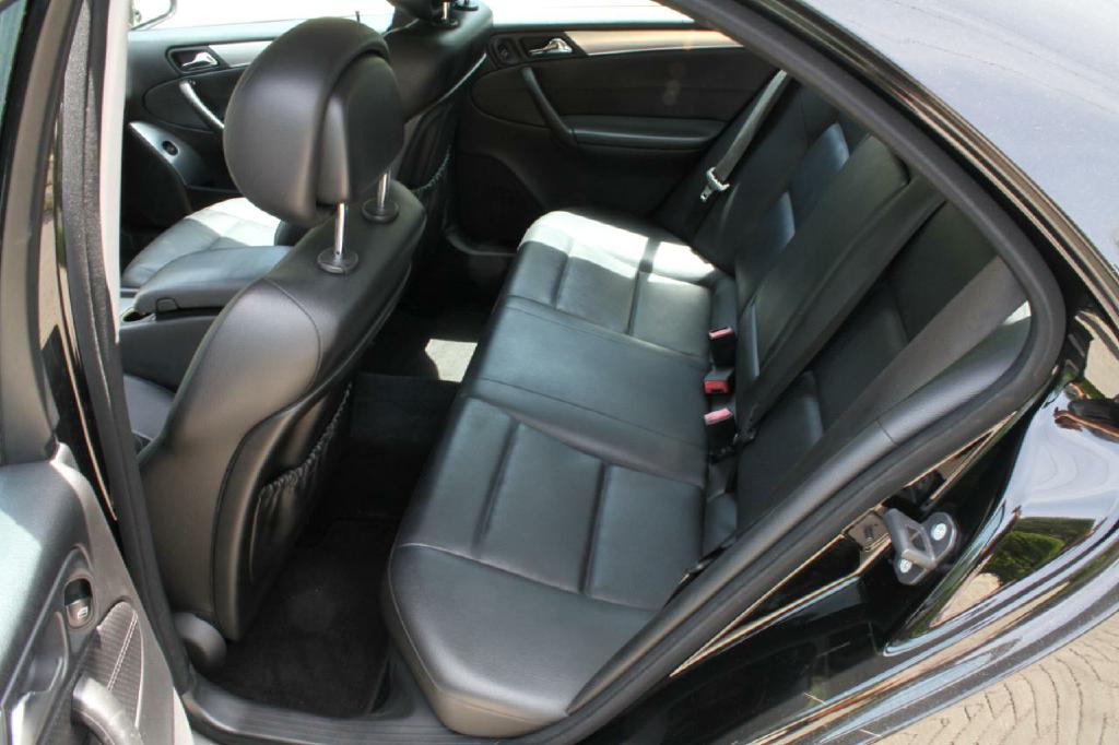 Photo 10 of this MERCEDES-BENZ C-CLASS