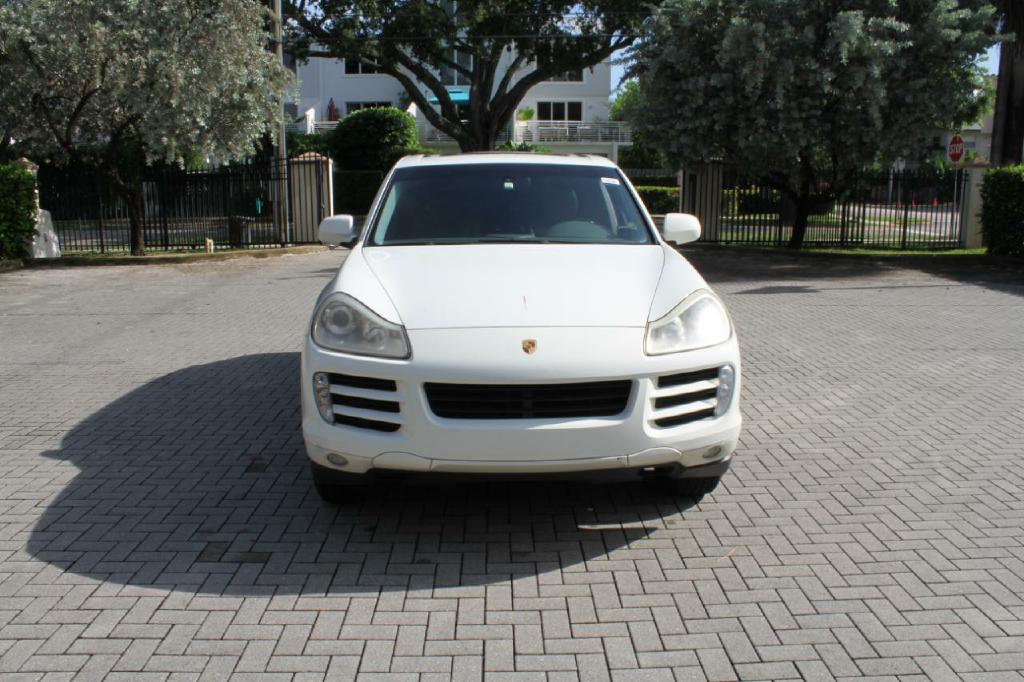 Photo 3 of this PORSCHE CAYENNE