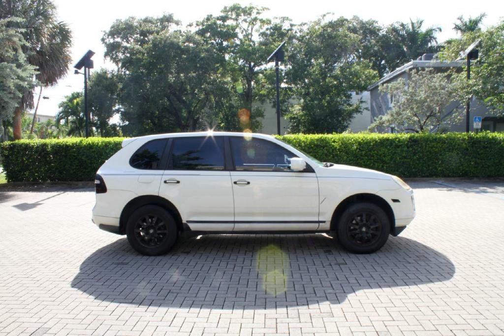 Photo 5 of this PORSCHE CAYENNE