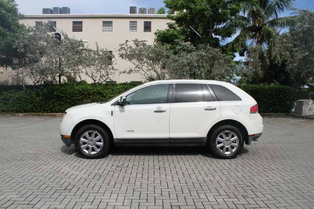 Photo 2 of this LINCOLN MKX
