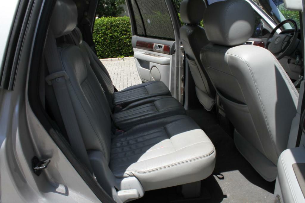 Photo 12 of this LINCOLN NAVIGATOR