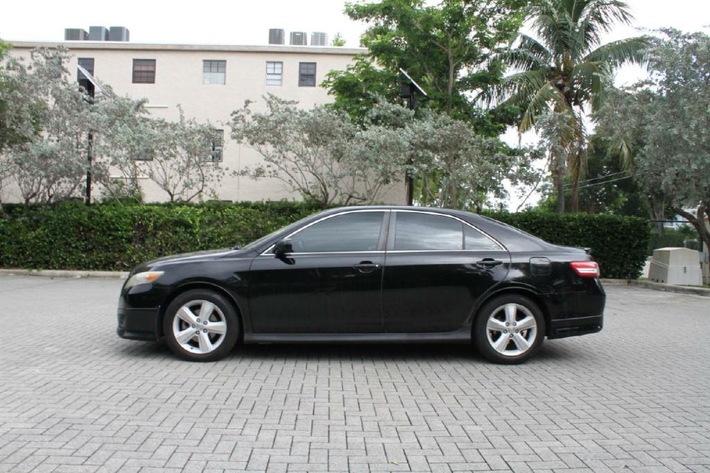 Photo 2 of this TOYOTA CAMRY