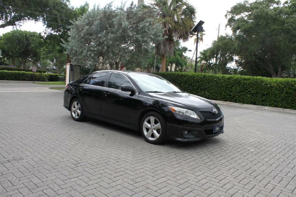Photo 4 of this TOYOTA CAMRY