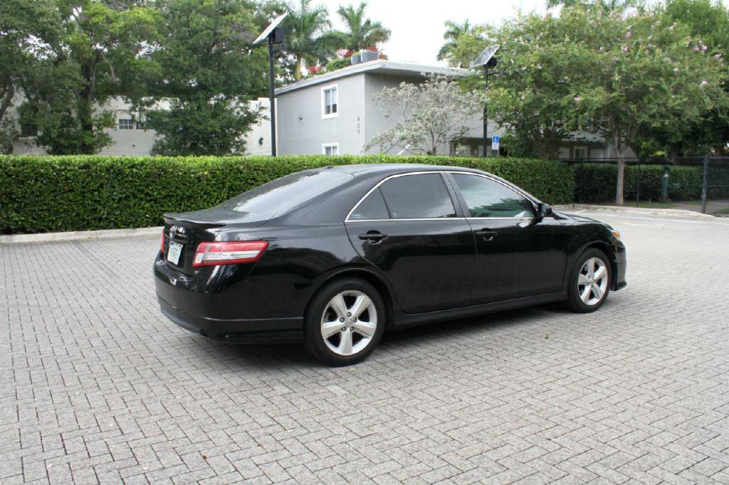Photo 8 of this TOYOTA CAMRY