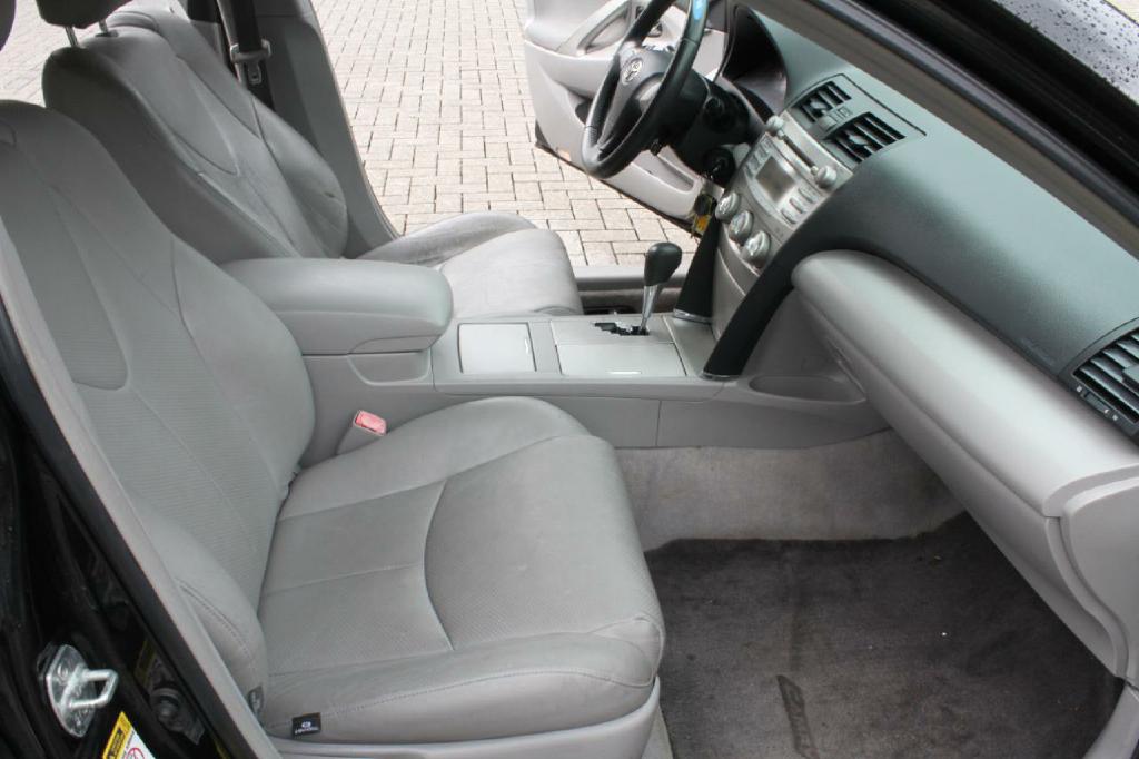 Photo 14 of this TOYOTA CAMRY