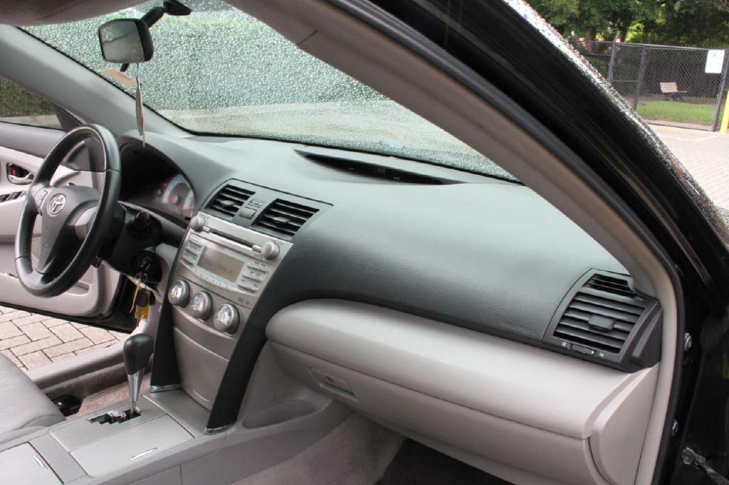 Photo 15 of this TOYOTA CAMRY