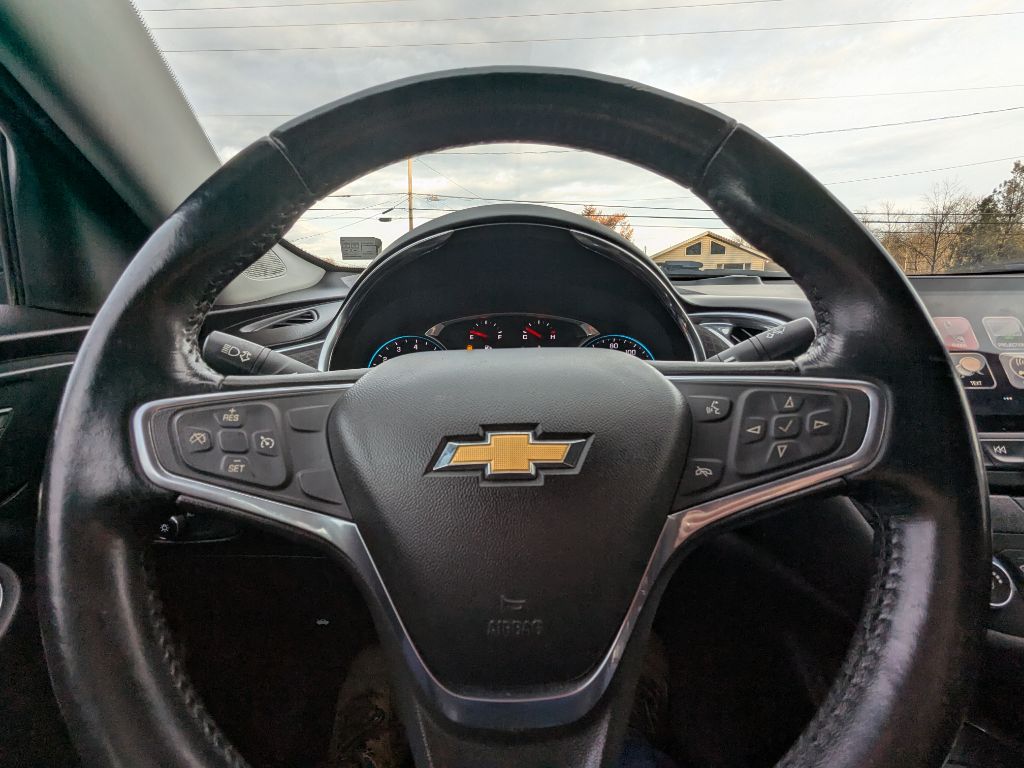 Photo 8 of this CHEVROLET MALIBU