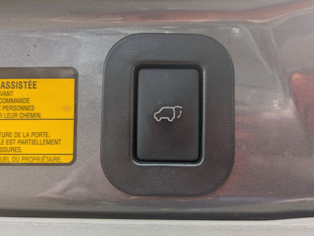 Photo 15 of this TOYOTA SIENNA