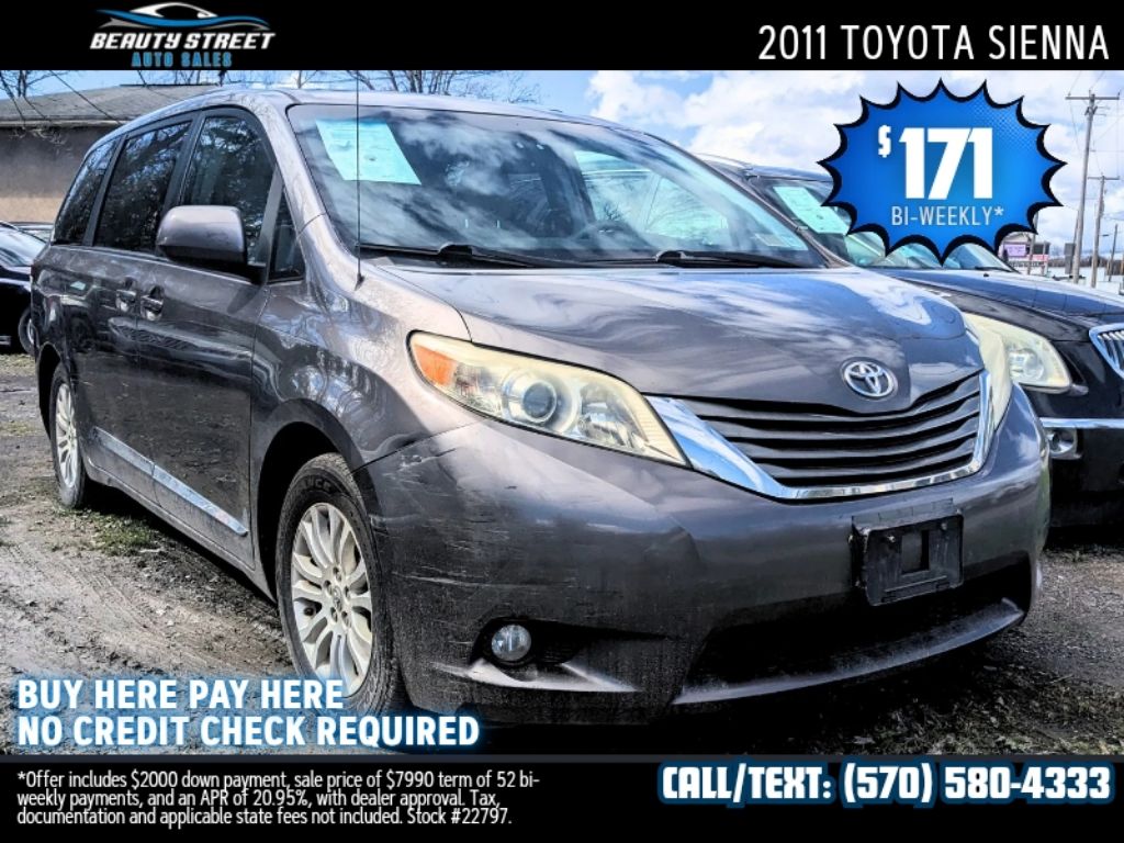 2011 TOYOTA SIENNA