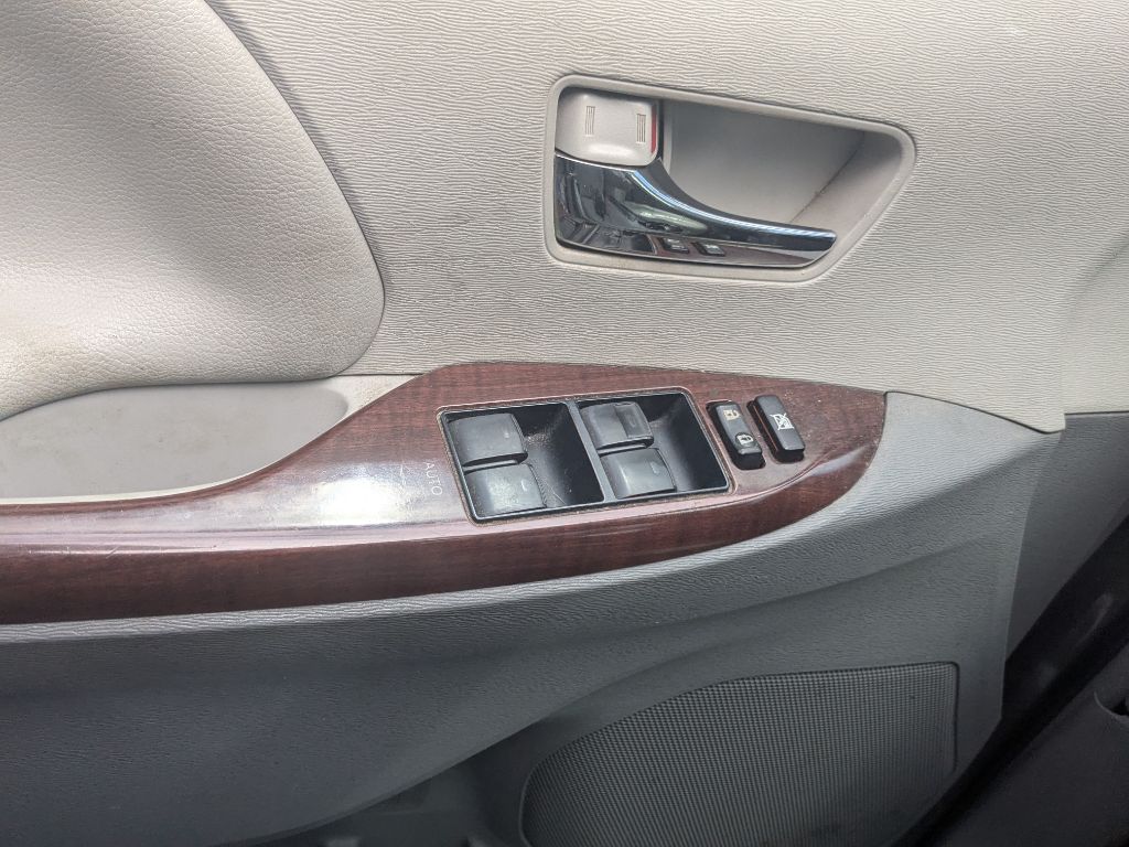 Photo 5 of this TOYOTA SIENNA