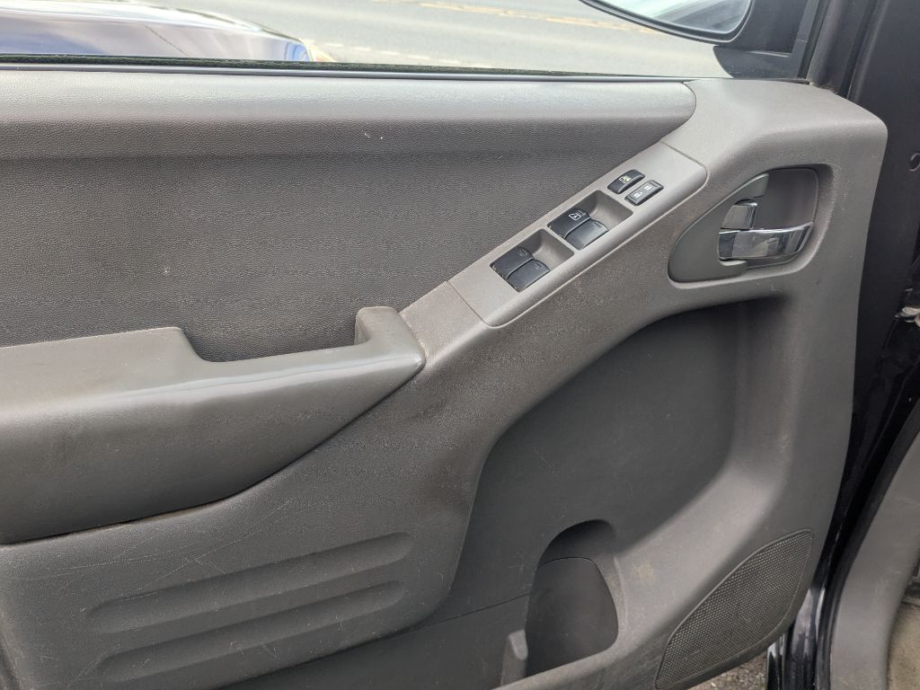 Photo 8 of this NISSAN FRONTIER