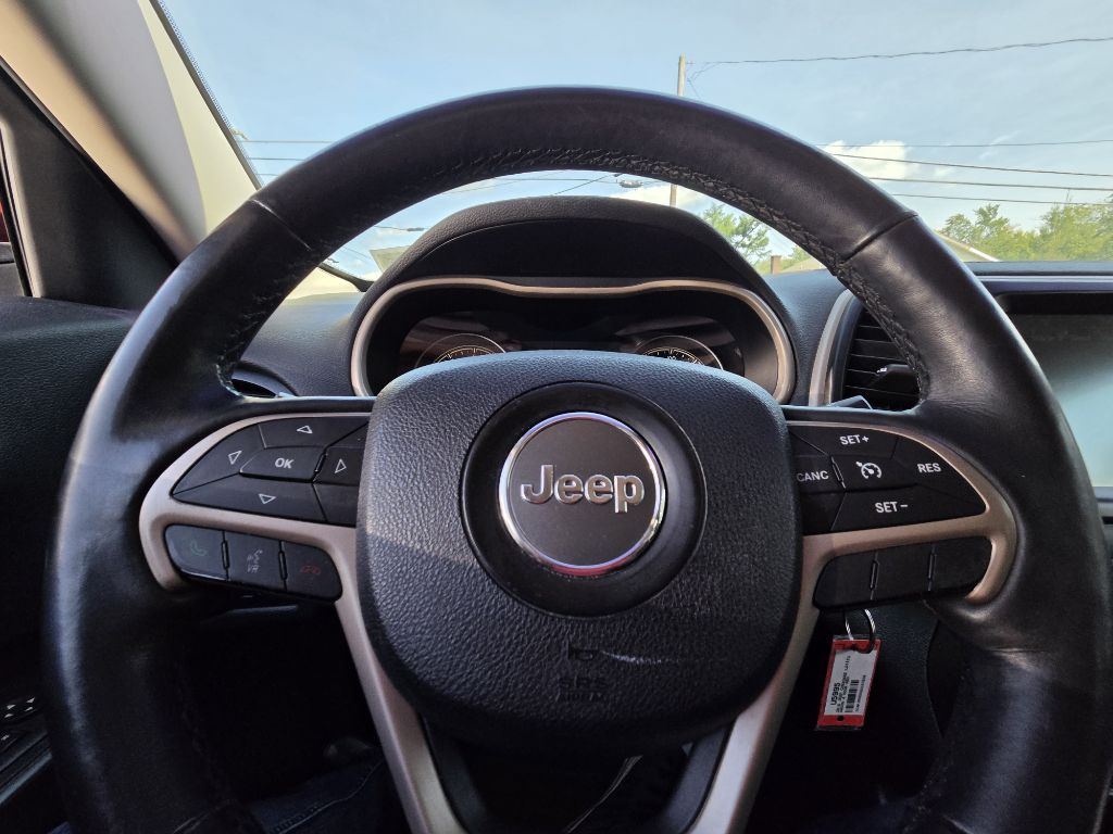 Photo 9 of this JEEP CHEROKEE