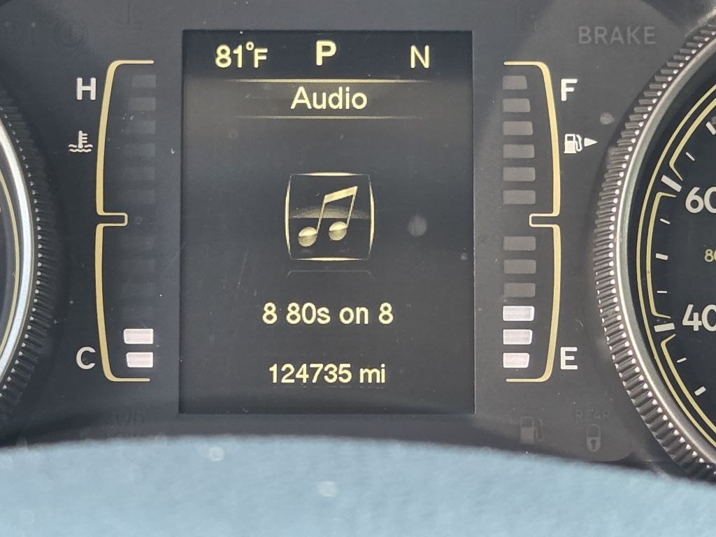 Photo 10 of this JEEP CHEROKEE