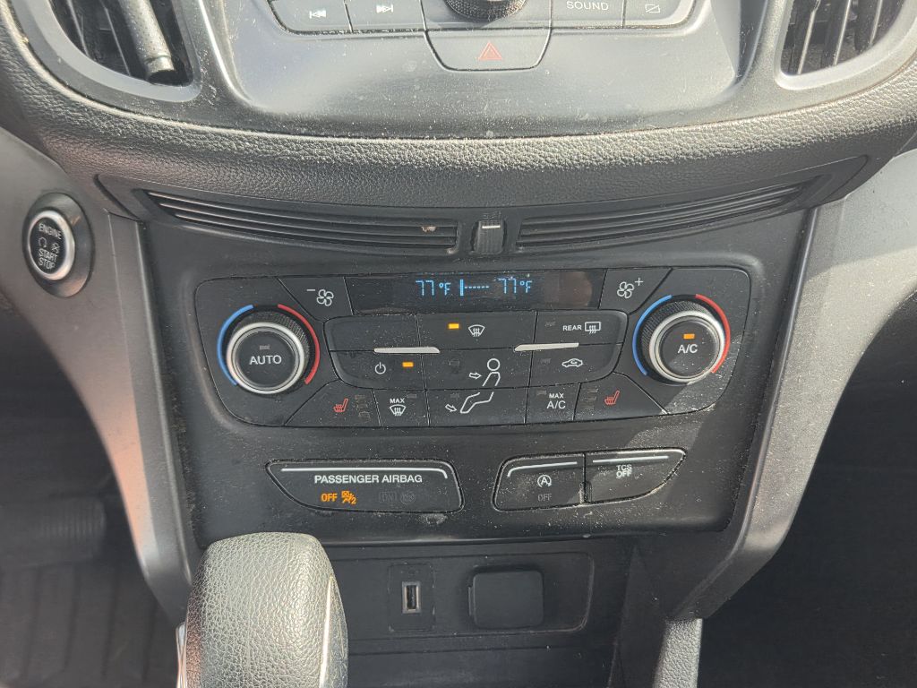 Photo 12 of this FORD ESCAPE
