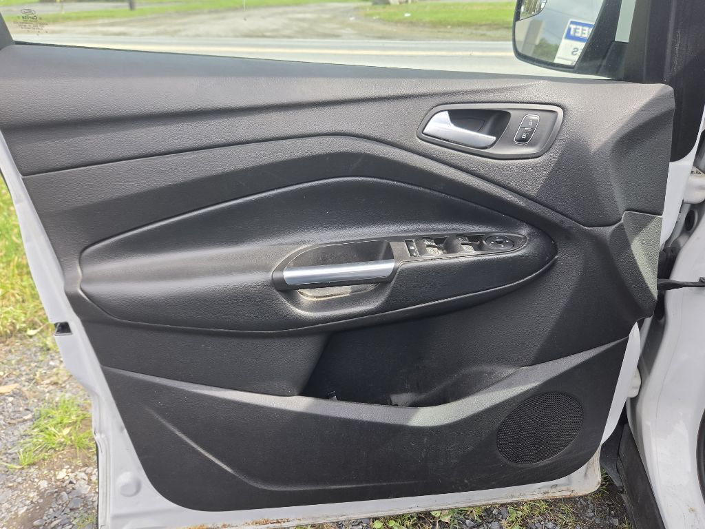Photo 5 of this FORD ESCAPE