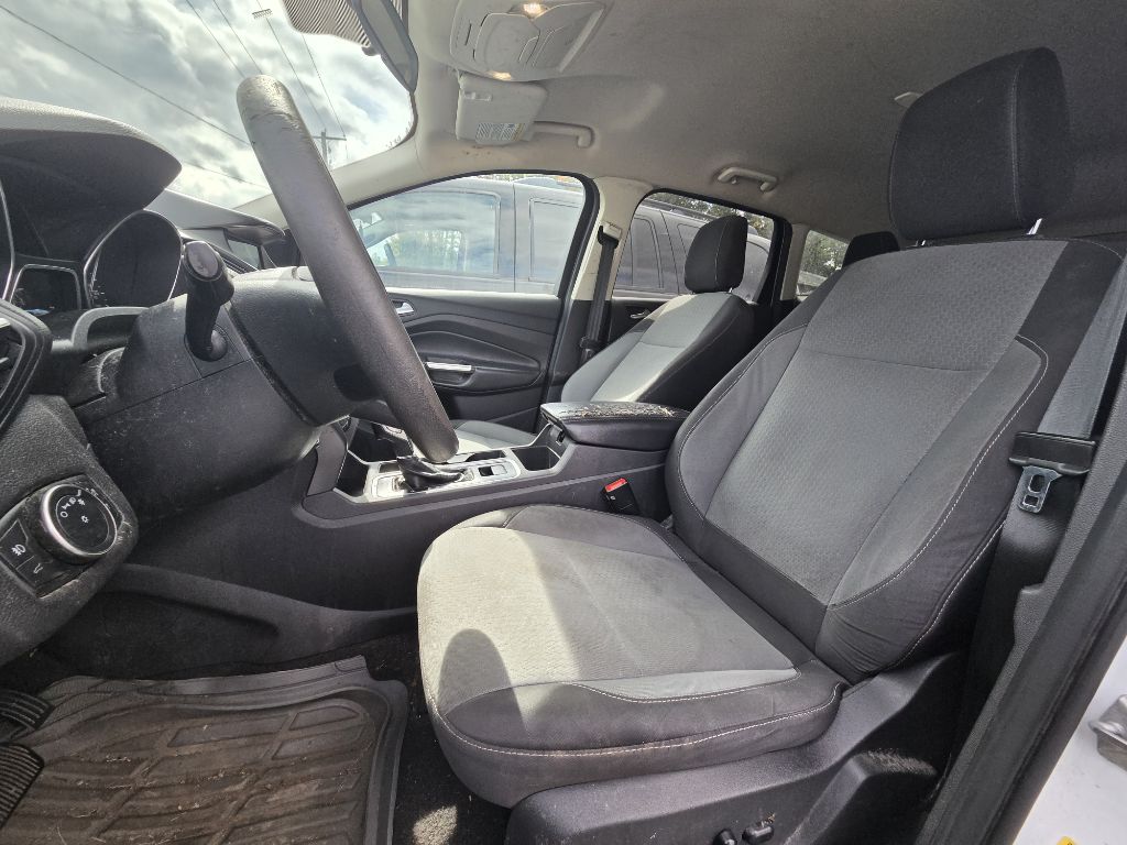 Photo 6 of this FORD ESCAPE