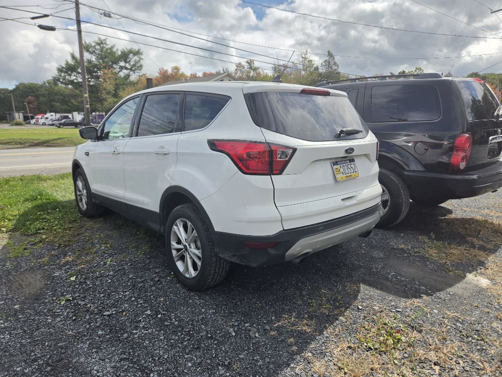 Photo 3 of this FORD ESCAPE