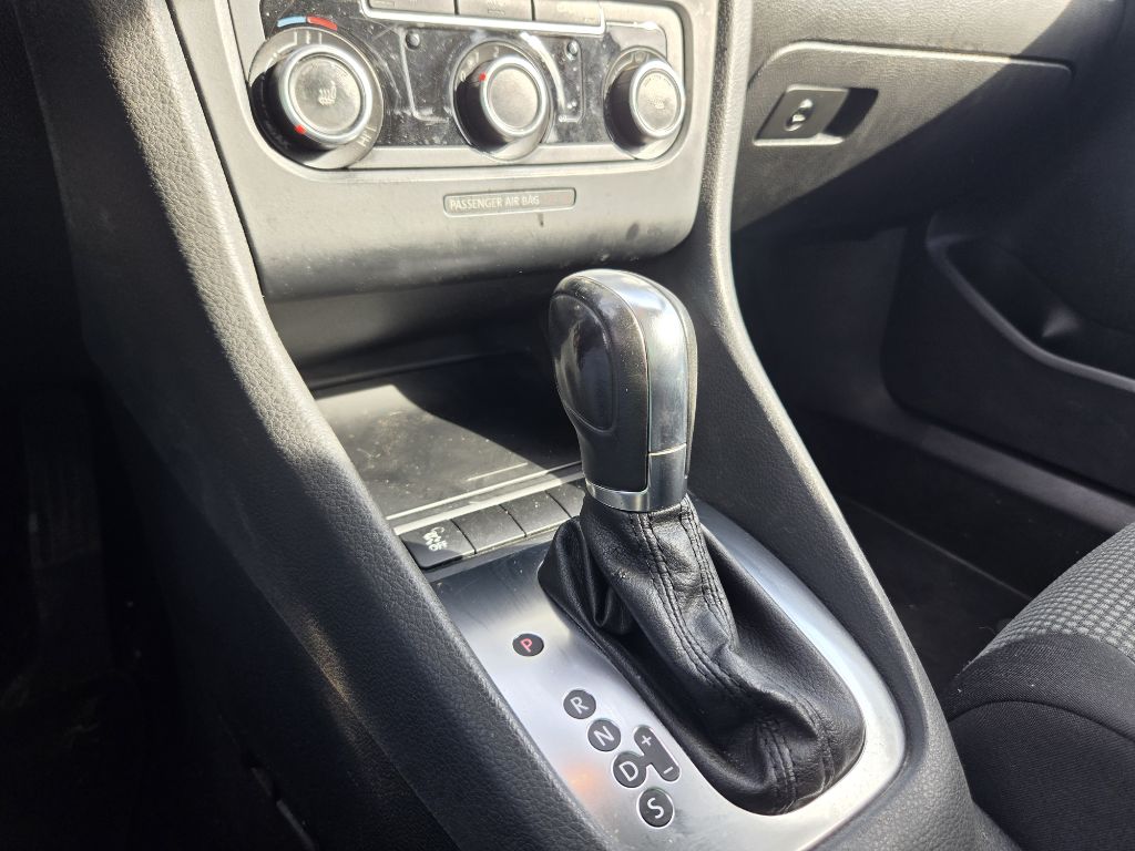 Photo 12 of this VOLKSWAGEN JETTA