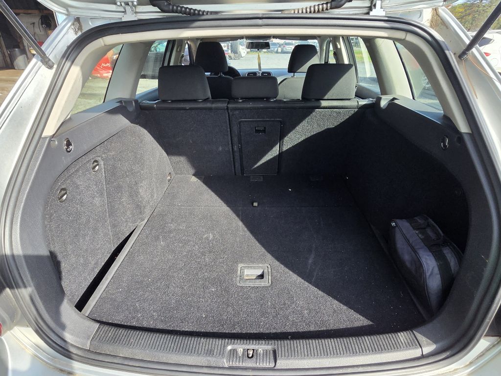 Photo 14 of this VOLKSWAGEN JETTA