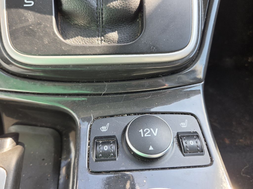 Photo 13 of this FORD ESCAPE