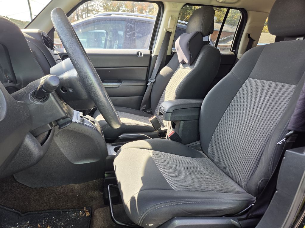 Photo 7 of this JEEP PATRIOT