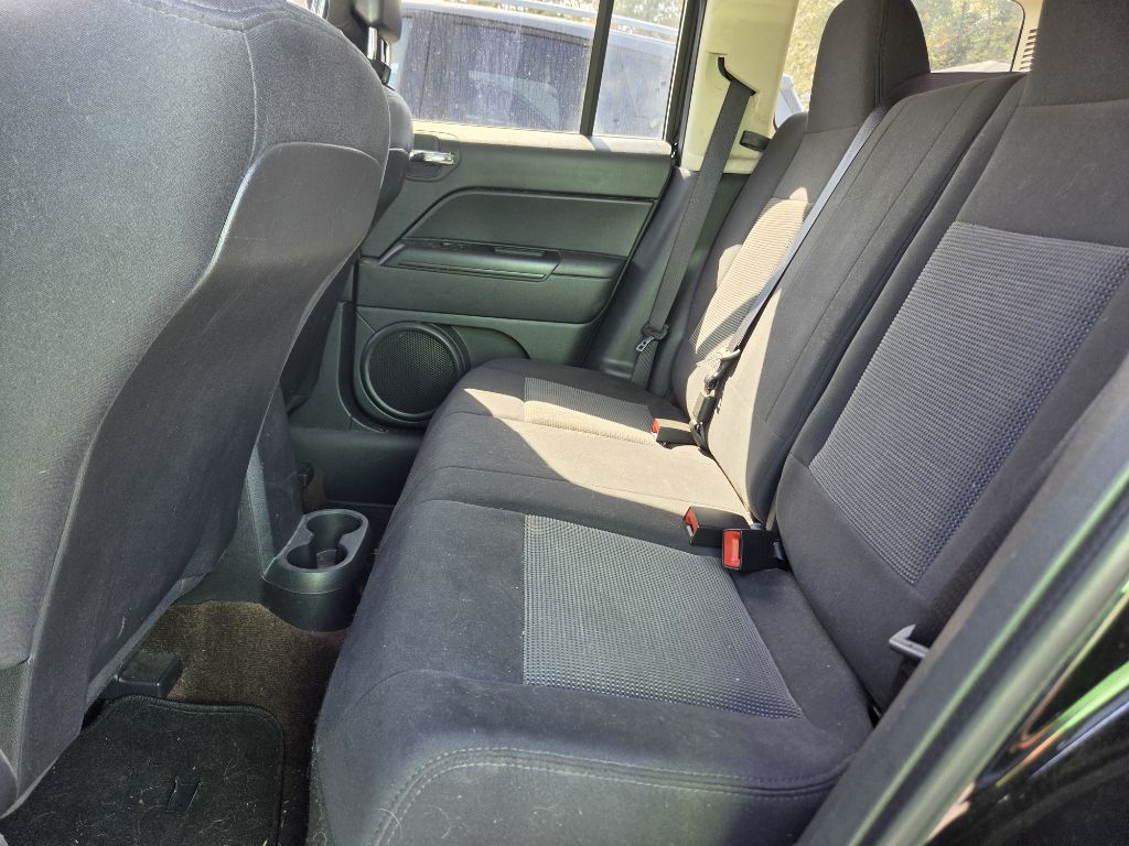 Photo 10 of this JEEP PATRIOT